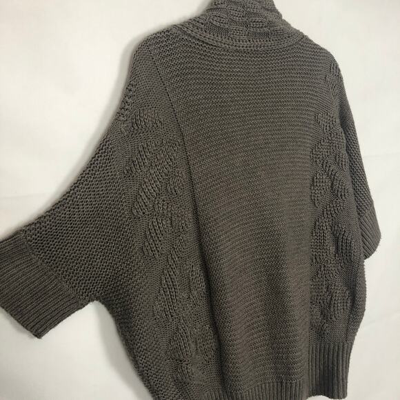The Limited Short Sleeve Knit Oversize Chunky Sweater - Picture 9 of 12